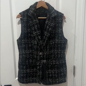 New! Mina Self Black and White Tweed Vest Size Large